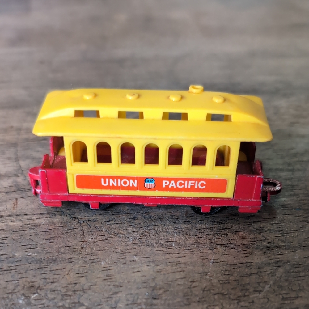 4/$20 Vintage corgi Train Car *BINI